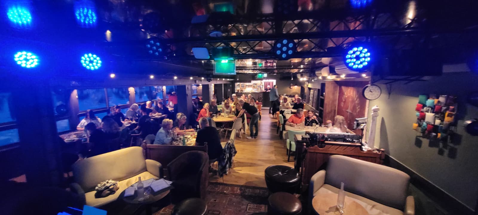 FmR en concert au Boucanier, péniche-restaurant de Mantes-la-Jolie (78), 9 mai 2026, photo 4